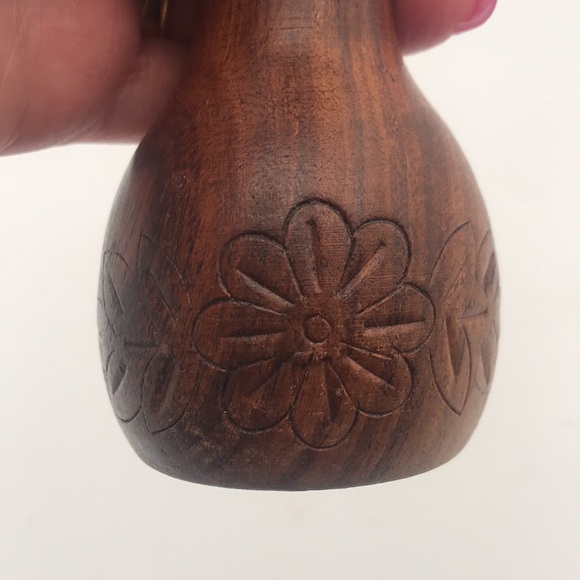 VTG Hand Carved Mushroom Shape Nut Cracker from Italy - Picture 4 of 7